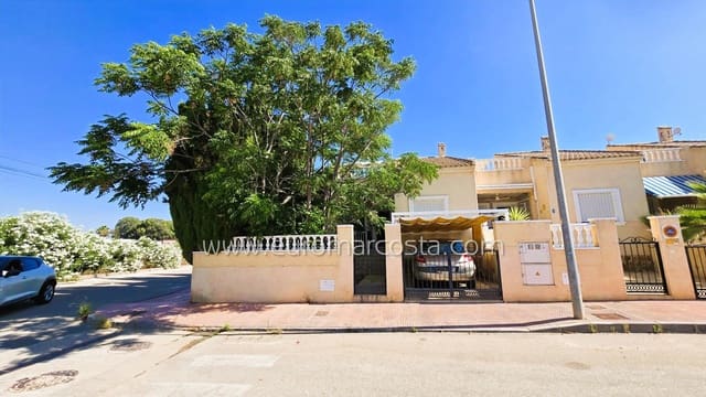 3 makuuhuone Huvila myytävänä paikassa Guardamar del Segura mukana uima-altaan 
autotalli - 220 000 € (Ref: 9111464)