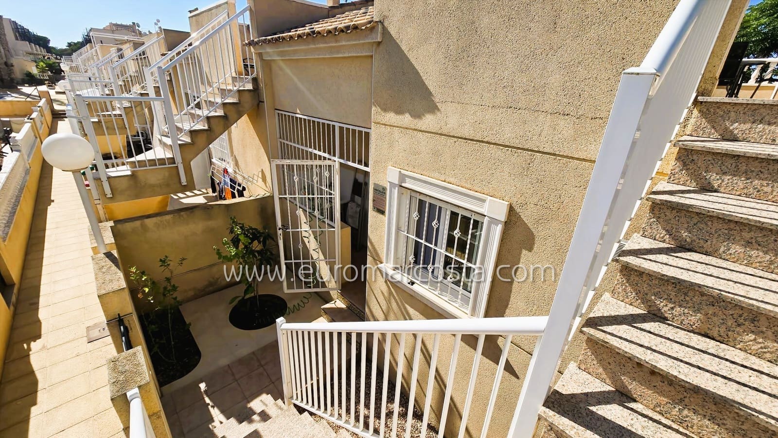 3 sovrum Villa till salu i Guardamar del Segura med pool garage - 220 000 € (Ref: 9111464)