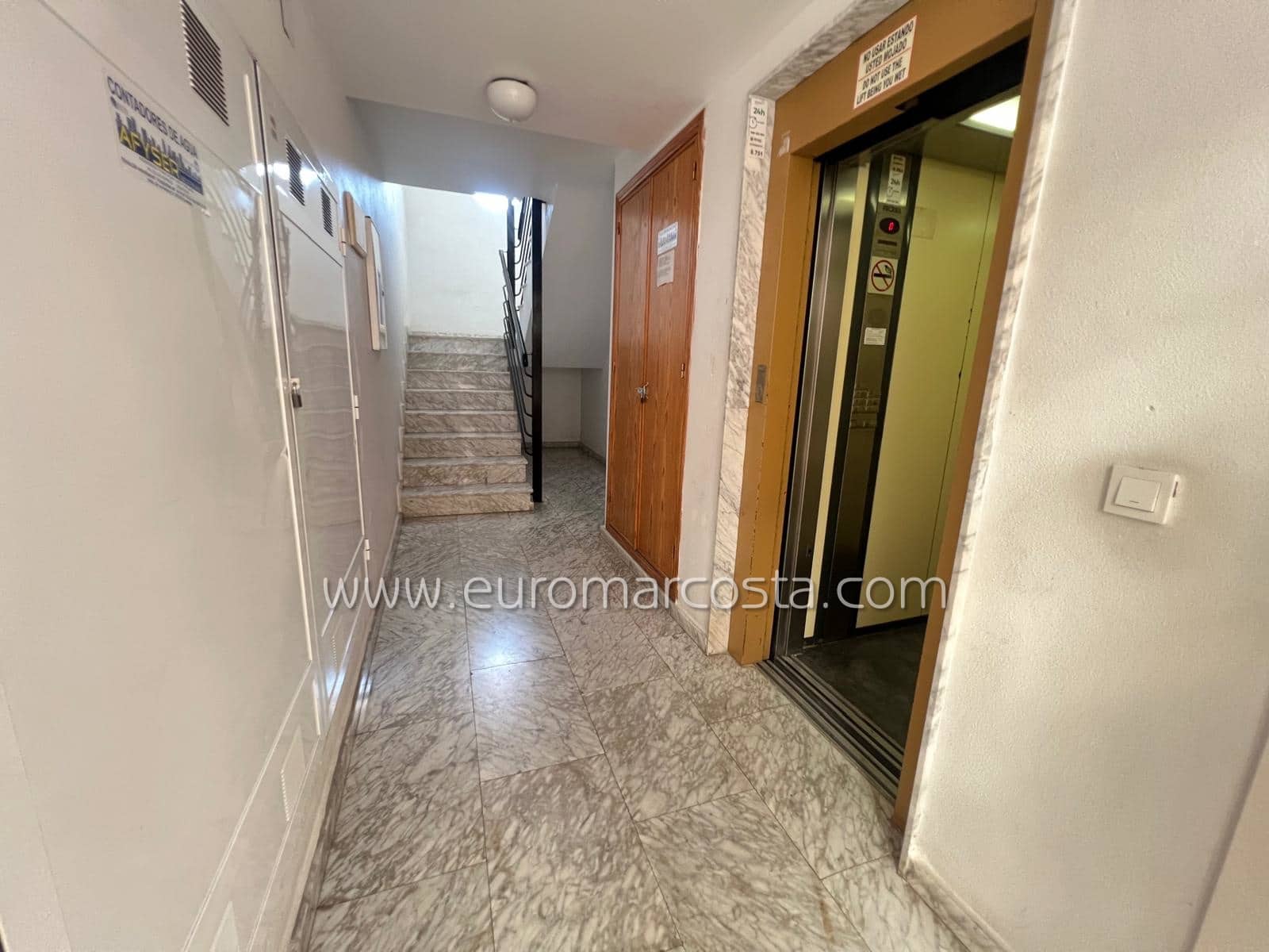 2 Zimmer Apartment zu verkaufen in Torrevieja mit Pool Garage - 135.000 € (Ref: 9153458)