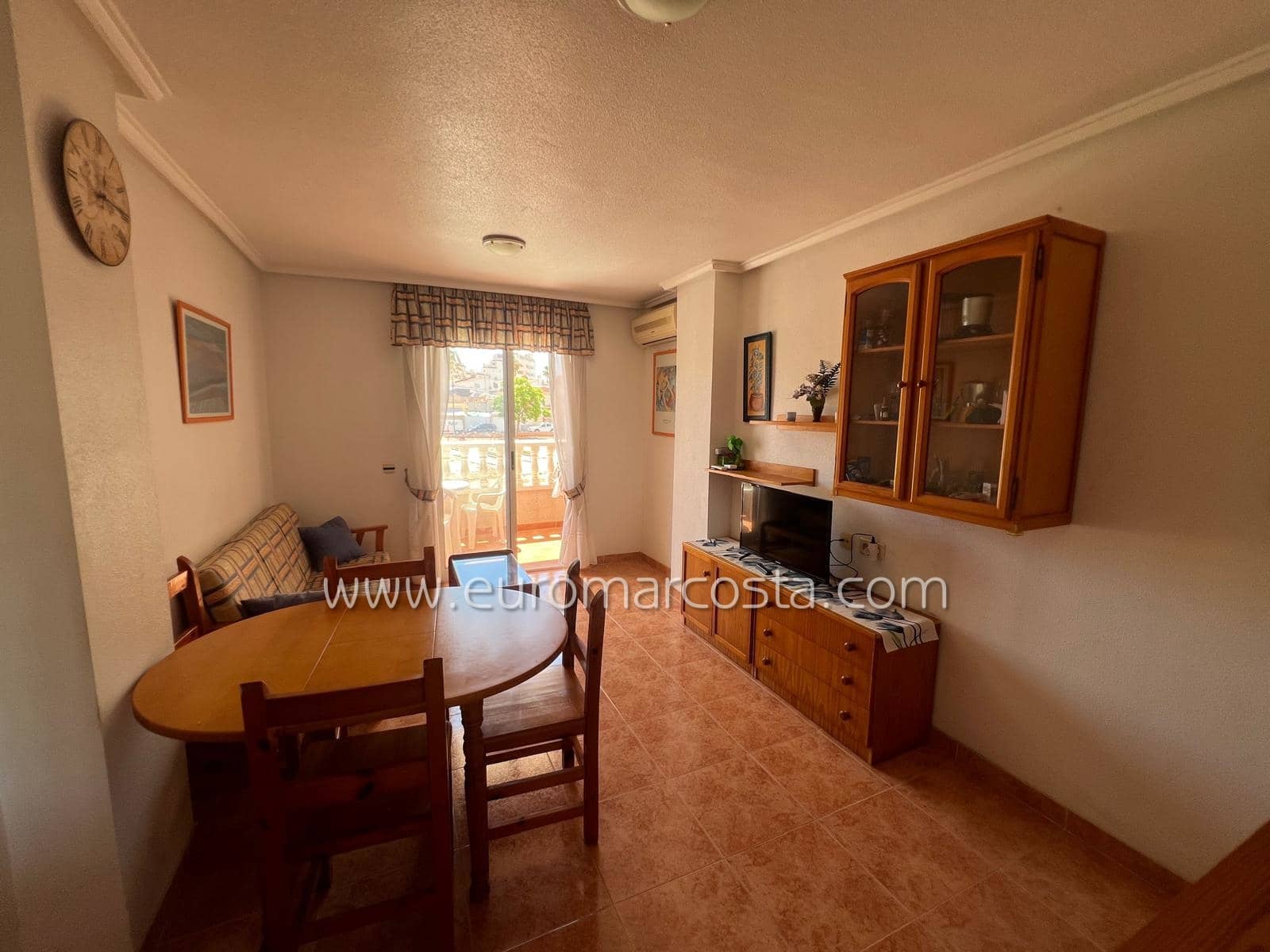 2 Zimmer Apartment zu verkaufen in Torrevieja mit Pool Garage - 135.000 € (Ref: 9153458)