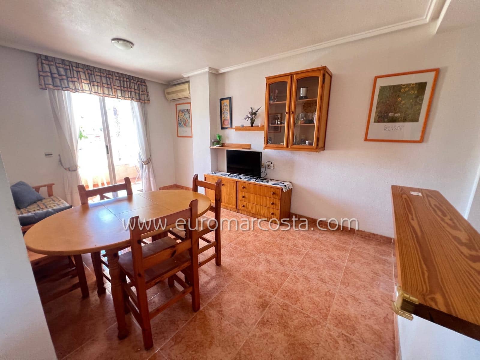 2 Zimmer Apartment zu verkaufen in Torrevieja mit Pool Garage - 135.000 € (Ref: 9153458)