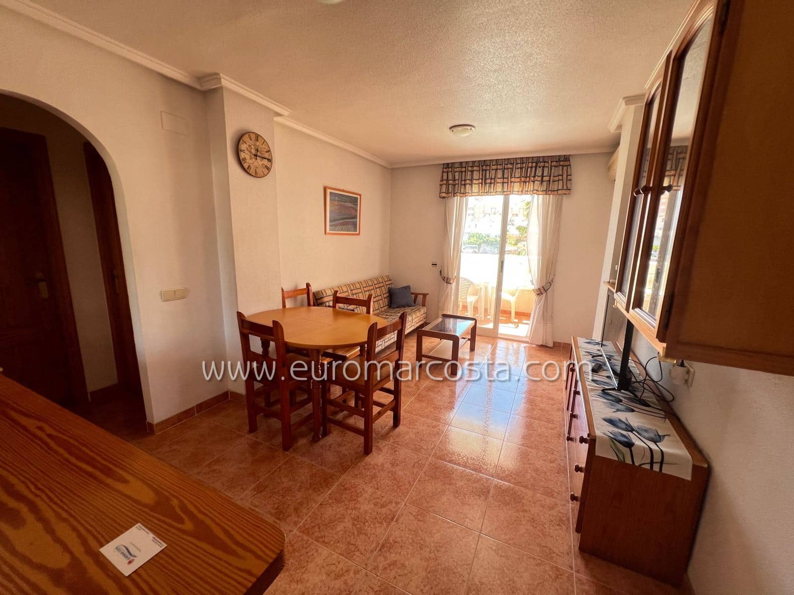 2 Zimmer Apartment zu verkaufen in Torrevieja mit Pool Garage - 135.000 € (Ref: 9153458)