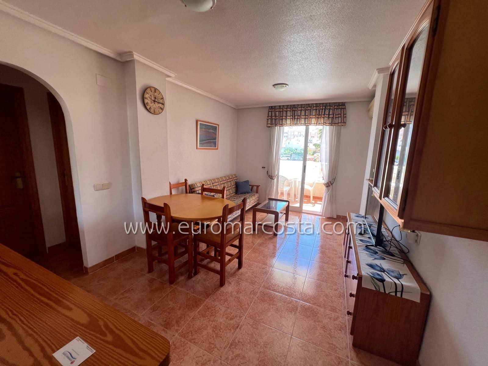 2 Zimmer Apartment zu verkaufen in Torrevieja mit Pool Garage - 135.000 € (Ref: 9153458)