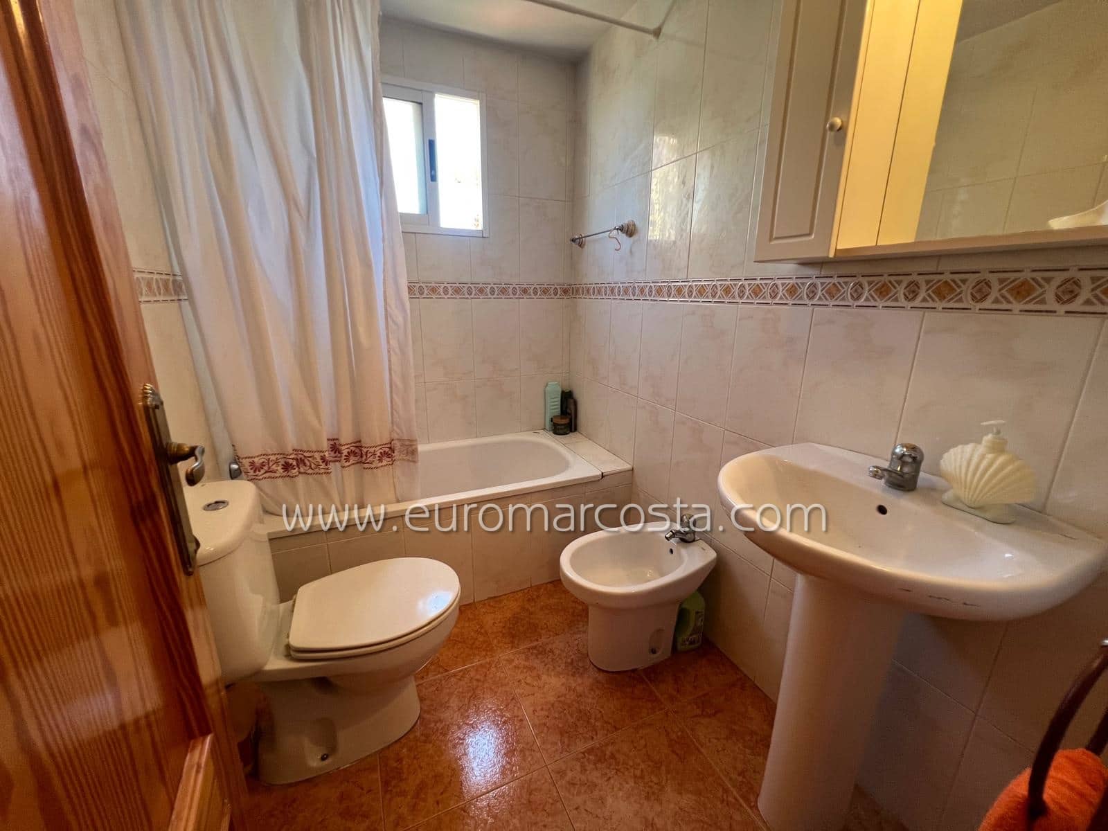 2 Zimmer Apartment zu verkaufen in Torrevieja mit Pool Garage - 135.000 € (Ref: 9153458)