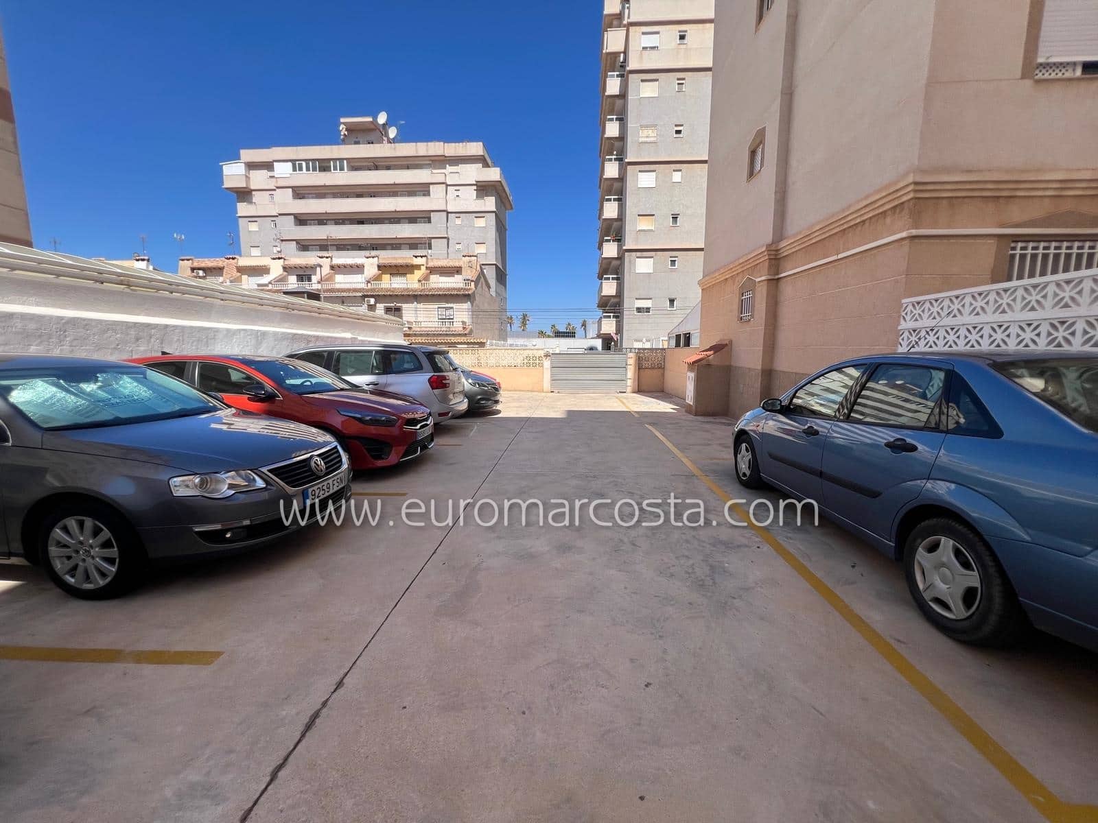 2 Zimmer Apartment zu verkaufen in Torrevieja mit Pool Garage - 135.000 € (Ref: 9153458)
