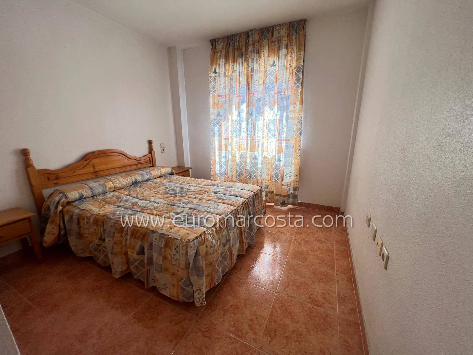 2 Zimmer Apartment zu verkaufen in Torrevieja mit Pool Garage - 135.000 € (Ref: 9153458)