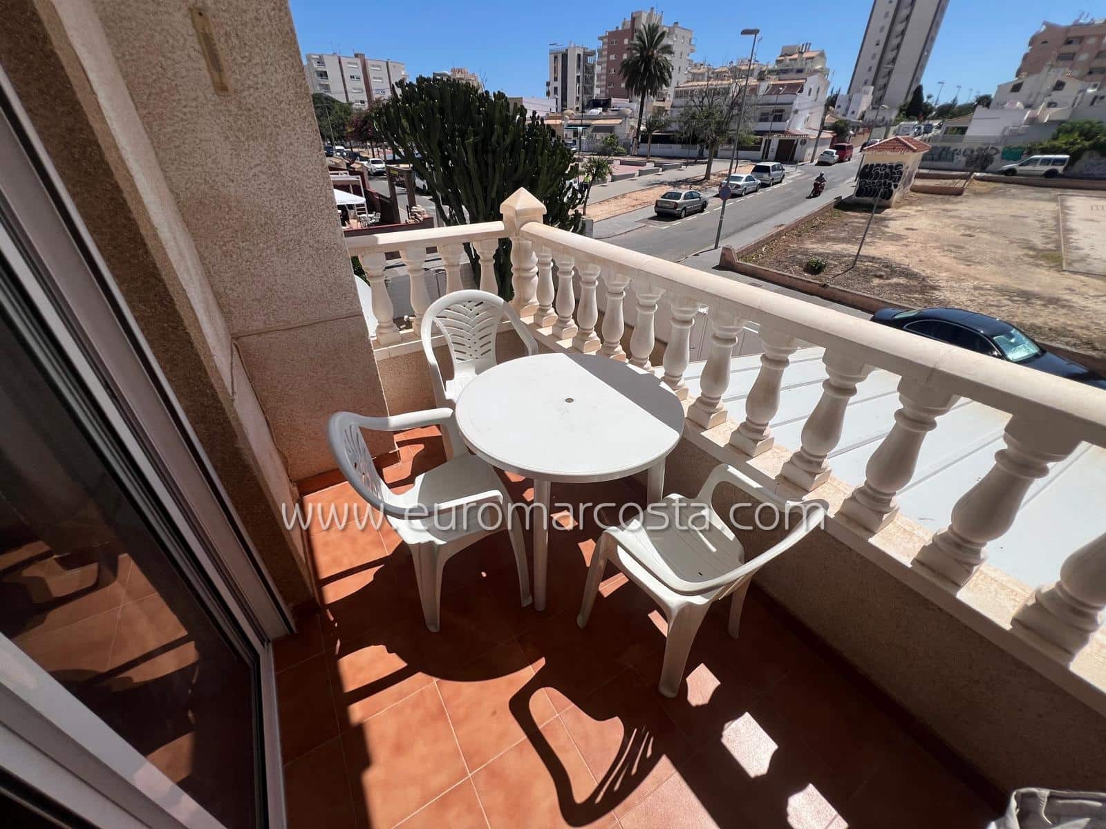 2 Zimmer Apartment zu verkaufen in Torrevieja mit Pool Garage - 135.000 € (Ref: 9153458)