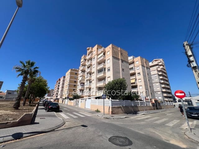 2 Zimmer Apartment zu verkaufen in Torrevieja mit Pool Garage - 135.000 € (Ref: 9153458)