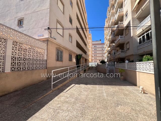 2 Zimmer Apartment zu verkaufen in Torrevieja mit Pool Garage - 135.000 € (Ref: 9153458)