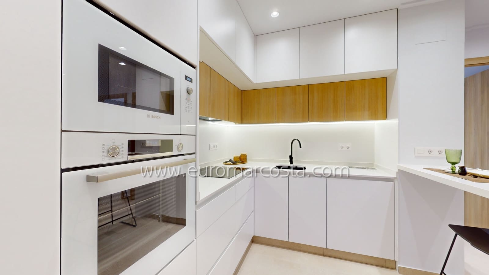 Apartamento de 3 habitaciones en Guardamar del Segura en venta con piscina garaje - 269.900 € (Ref: 9161556)