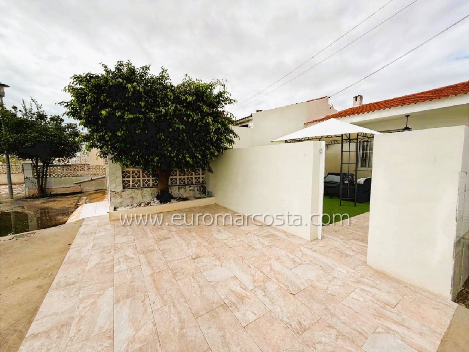 2 slaapkamer Rijtjeshuis te koop in Torrevieja - € 134.900 (Ref: 9278709)