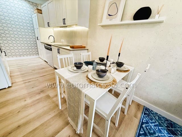 2 slaapkamer Rijtjeshuis te koop in Torrevieja - € 134.900 (Ref: 9278709)