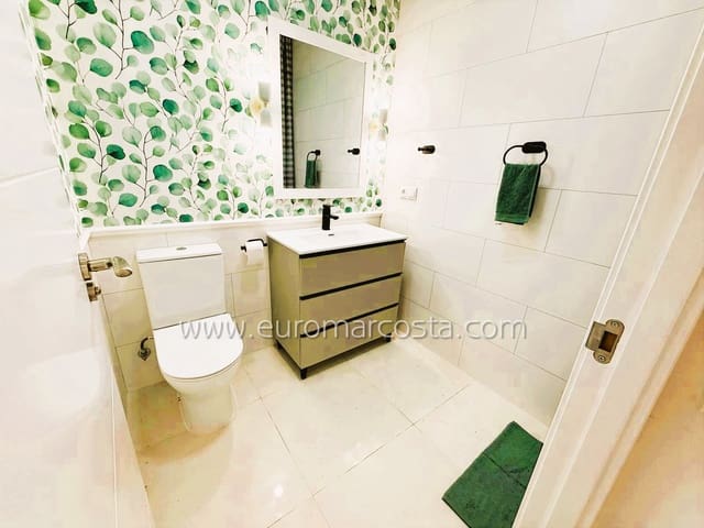 2 slaapkamer Rijtjeshuis te koop in Torrevieja - € 134.900 (Ref: 9278709)