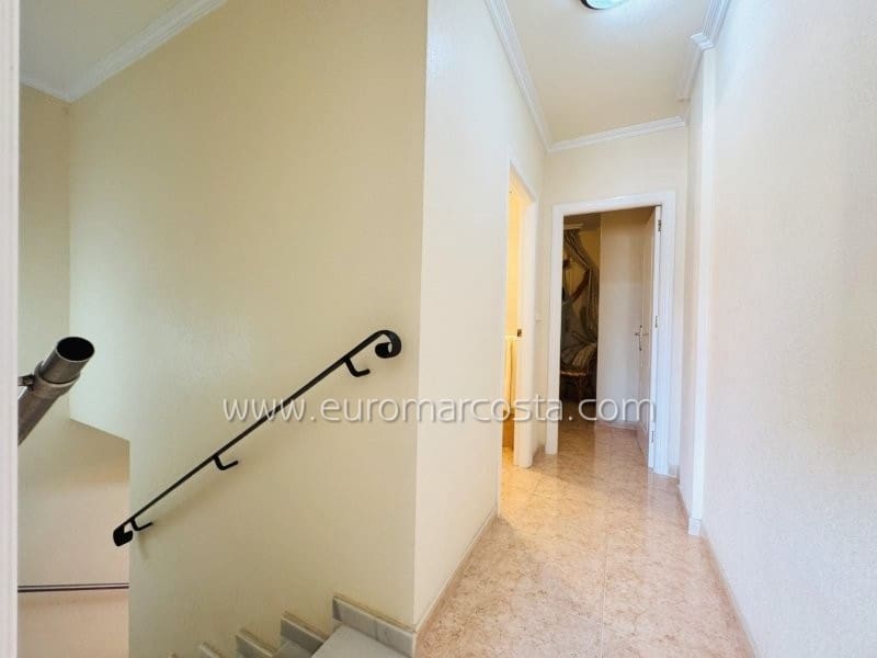 3 sovrum Radhus till salu i Torrevieja med pool - 189 000 € (Ref: 9306764)