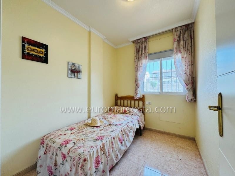 3 sovrum Radhus till salu i Torrevieja med pool - 189 000 € (Ref: 9306764)