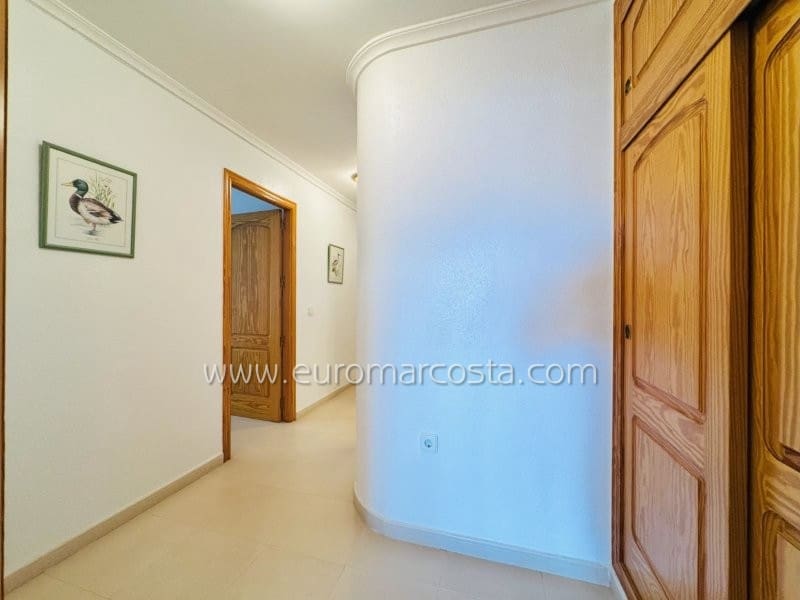 4 slaapkamer Appartement te koop in La Mata met garage - € 340.000 (Ref: 9306978)