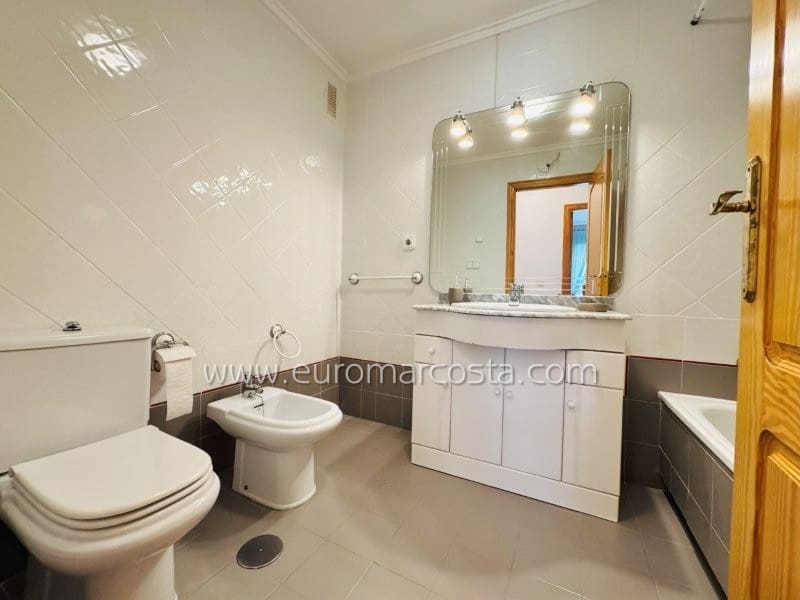 4 slaapkamer Appartement te koop in La Mata met garage - € 340.000 (Ref: 9306978)