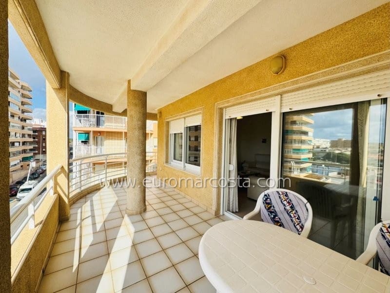 4 slaapkamer Appartement te koop in La Mata met garage - € 340.000 (Ref: 9306978)