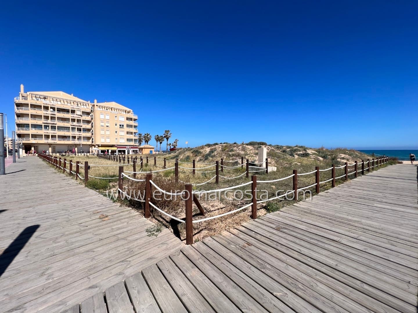 4 slaapkamer Appartement te koop in La Mata met garage - € 340.000 (Ref: 9306978)