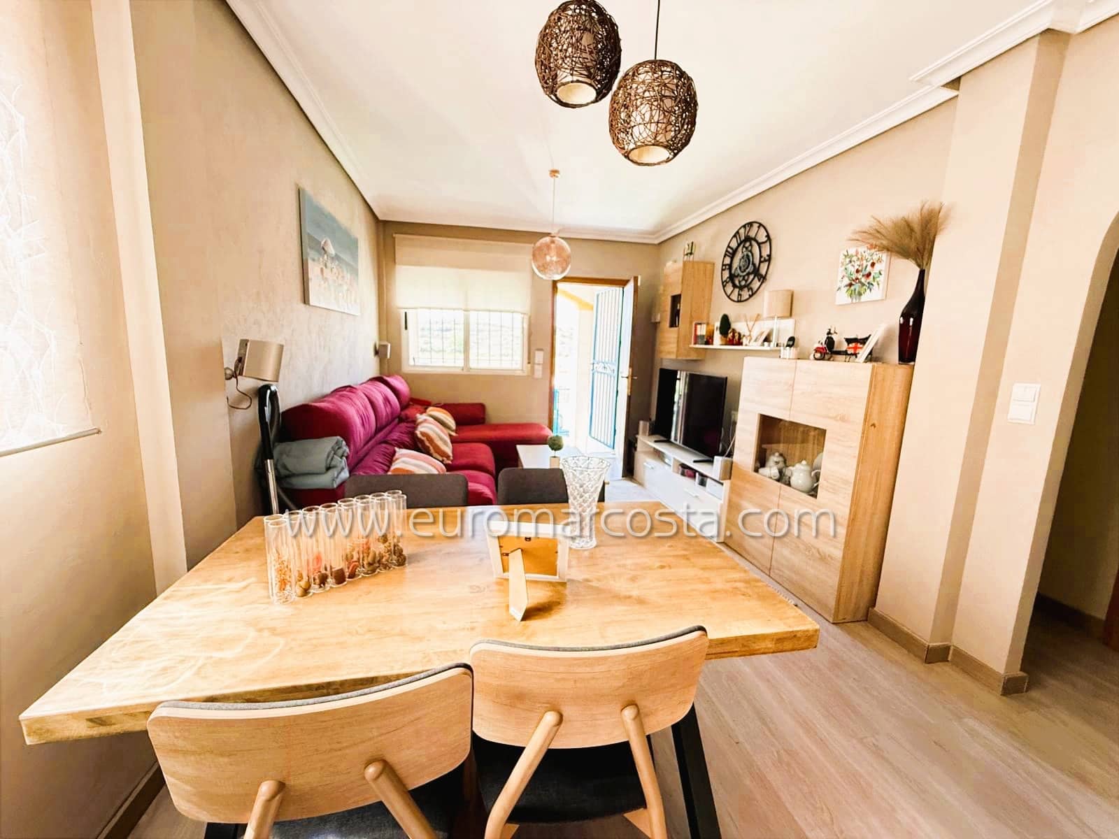 2 soveværelse Rækkehus til salg i Guardamar del Segura med swimmingpool garage - € 170.000 (Ref: 9309029)