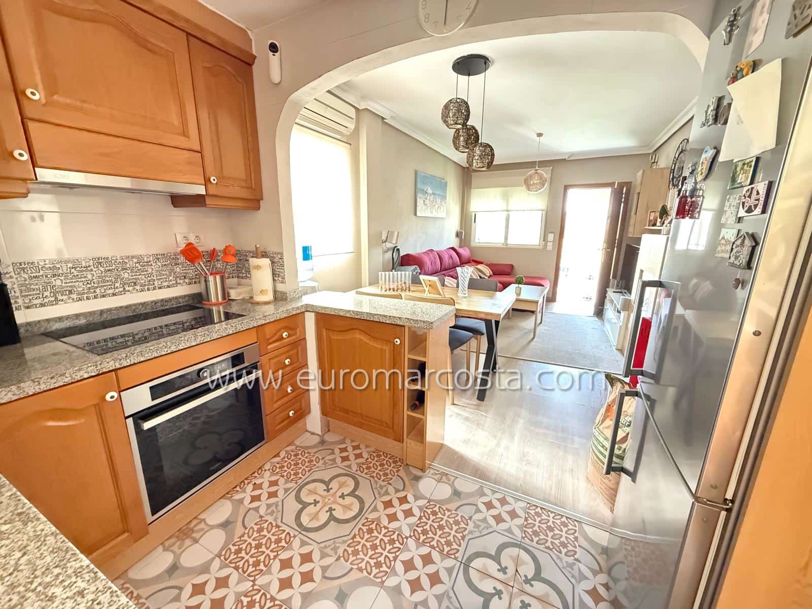 2 soveværelse Rækkehus til salg i Guardamar del Segura med swimmingpool garage - € 170.000 (Ref: 9309029)