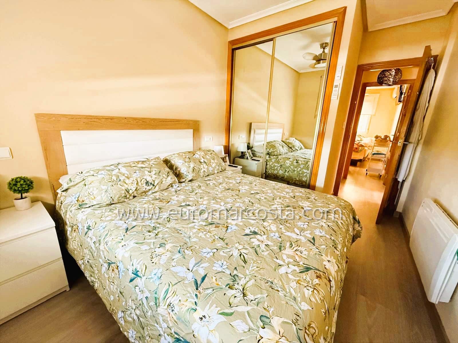 2 soveværelse Rækkehus til salg i Guardamar del Segura med swimmingpool garage - € 170.000 (Ref: 9309029)