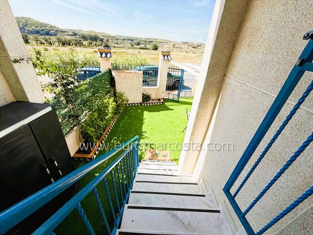 2 Zimmer Reihenhaus zu verkaufen in Guardamar del Segura mit Pool Garage - 170.000 € (Ref: 9309029)