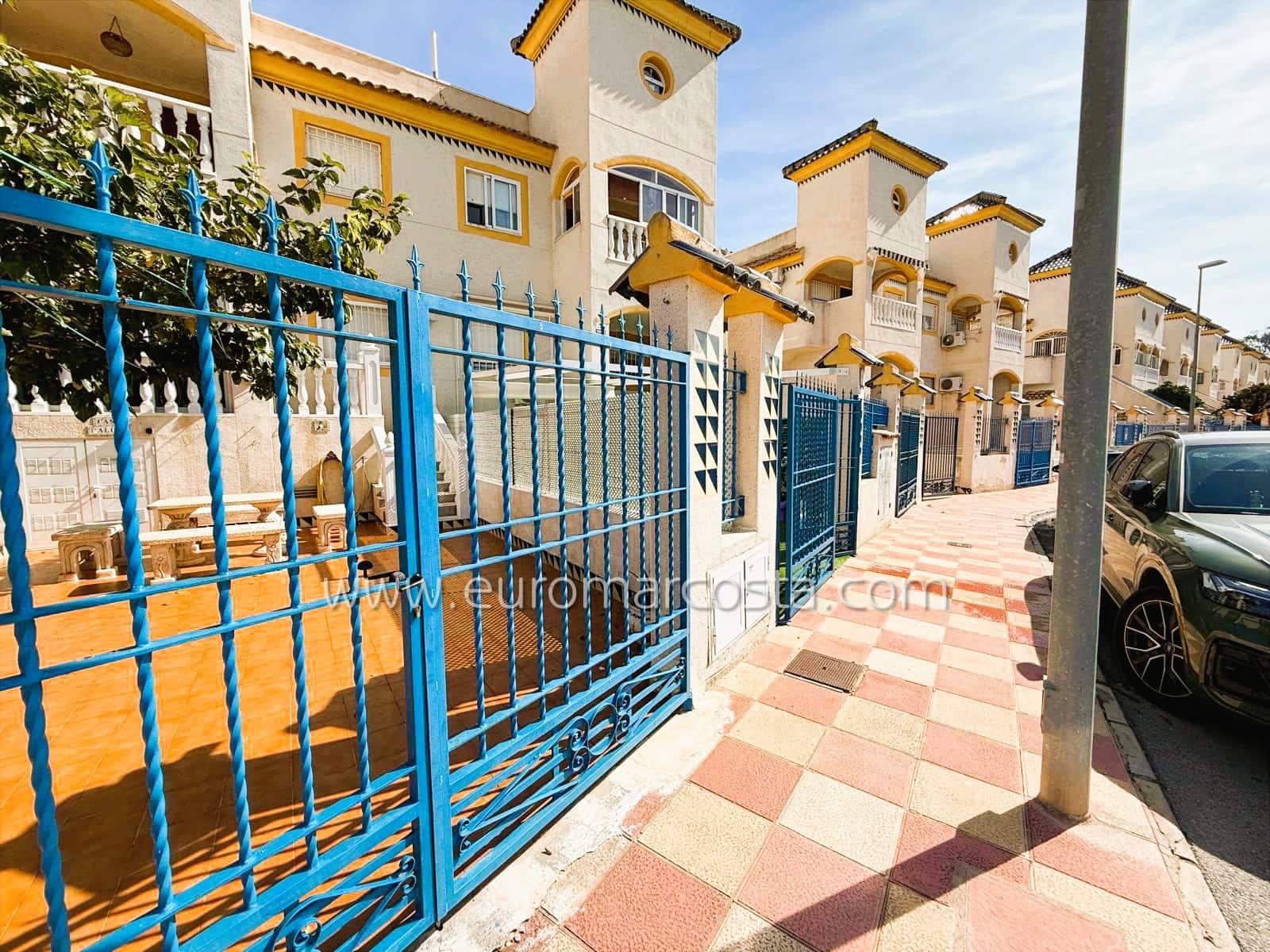 2 soveværelse Rækkehus til salg i Guardamar del Segura med swimmingpool garage - € 170.000 (Ref: 9309029)