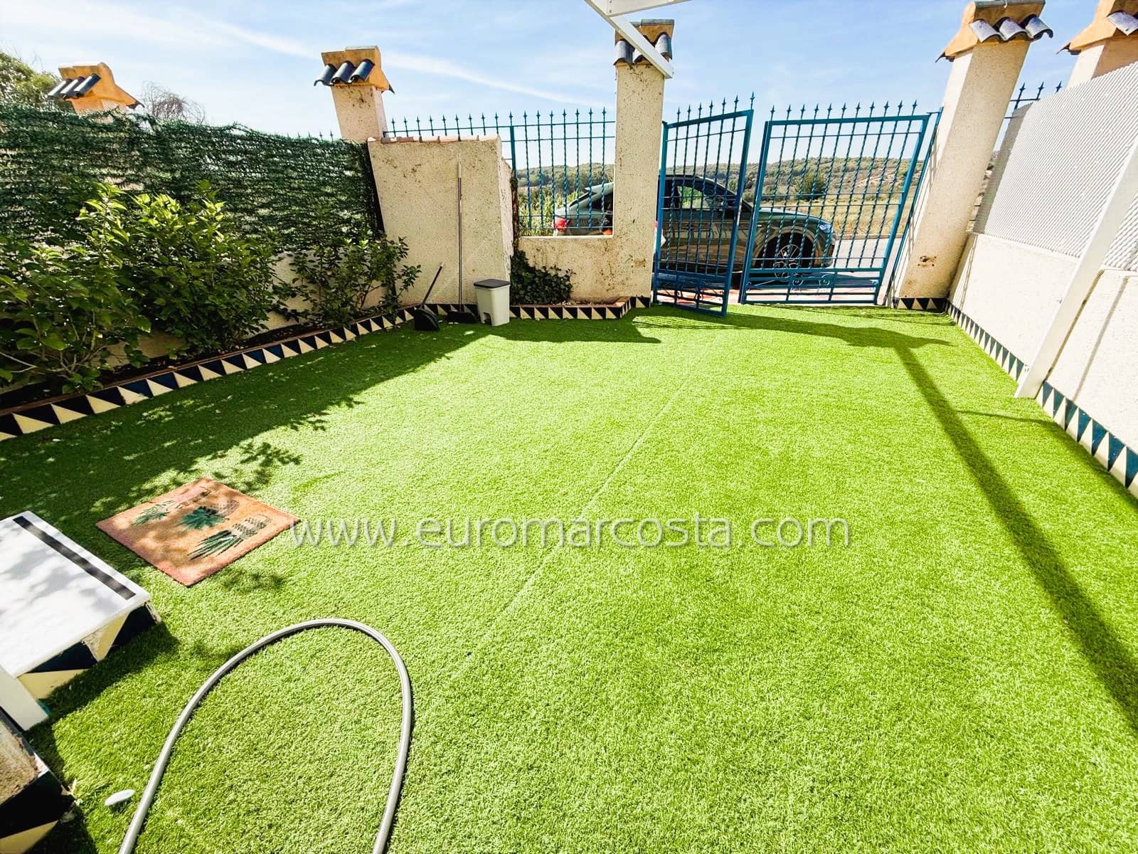 2 soveværelse Rækkehus til salg i Guardamar del Segura med swimmingpool garage - € 170.000 (Ref: 9309029)