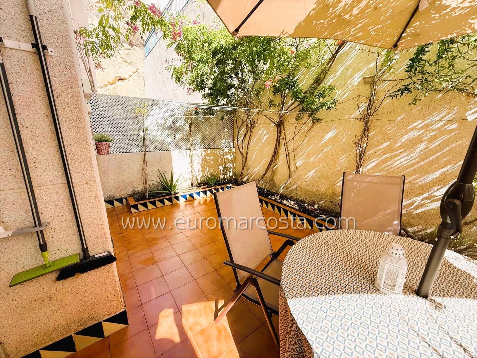 2 soveværelse Rækkehus til salg i Guardamar del Segura med swimmingpool garage - € 170.000 (Ref: 9309029)