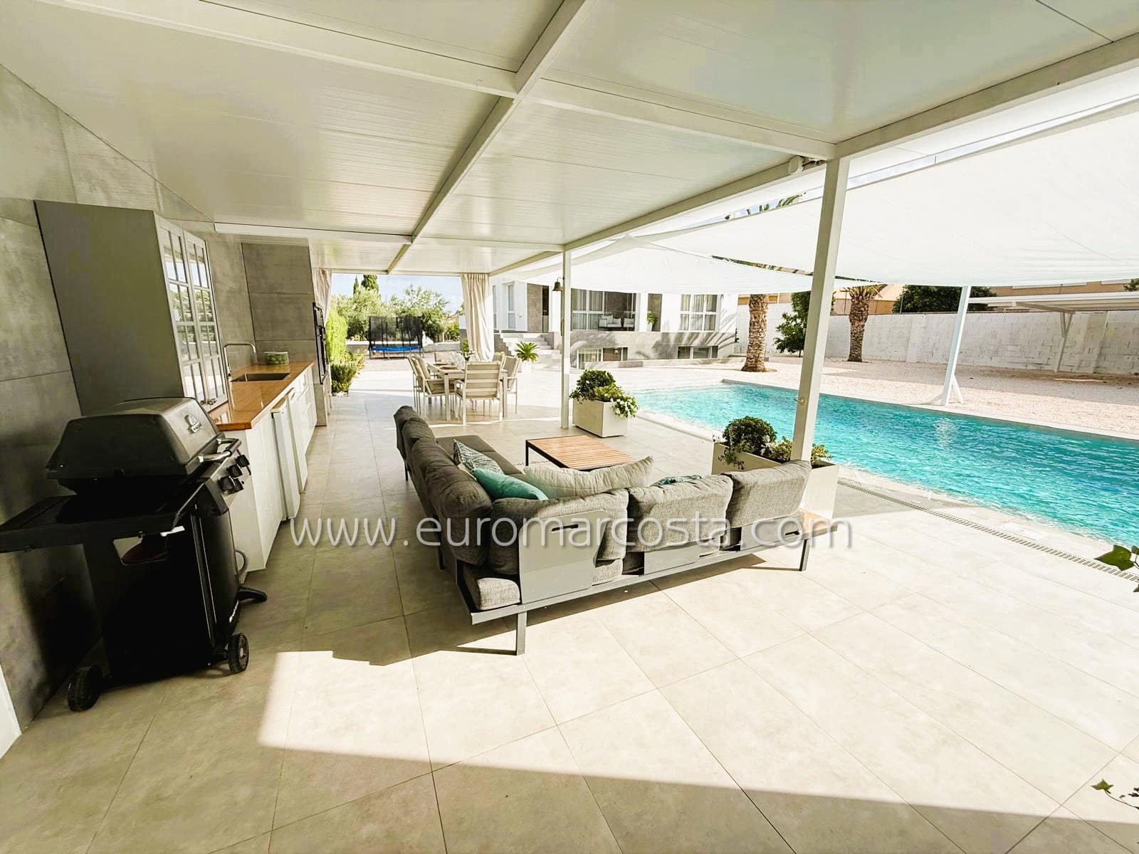 3 bedroom Villa for sale in Orihuela with pool garage - € 449,000 (Ref: 9325462)