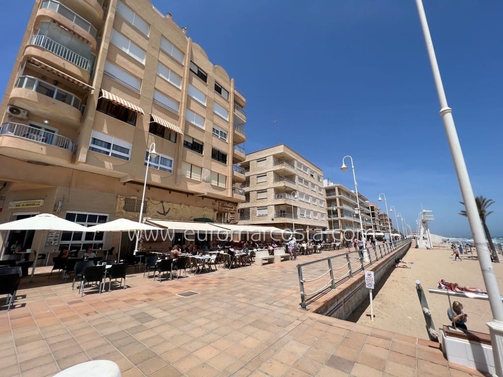 4 soveværelse Lejlighed til salg i Guardamar del Segura med swimmingpool garage - € 250.000 (Ref: 9331295)