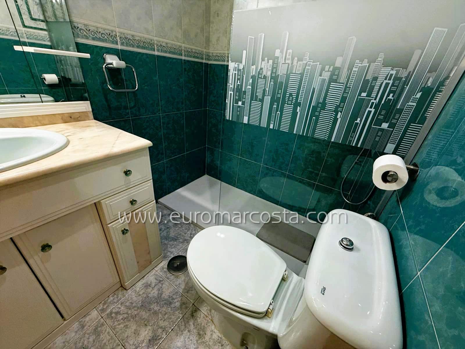 4 soveværelse Lejlighed til salg i Guardamar del Segura med swimmingpool garage - € 250.000 (Ref: 9331295)