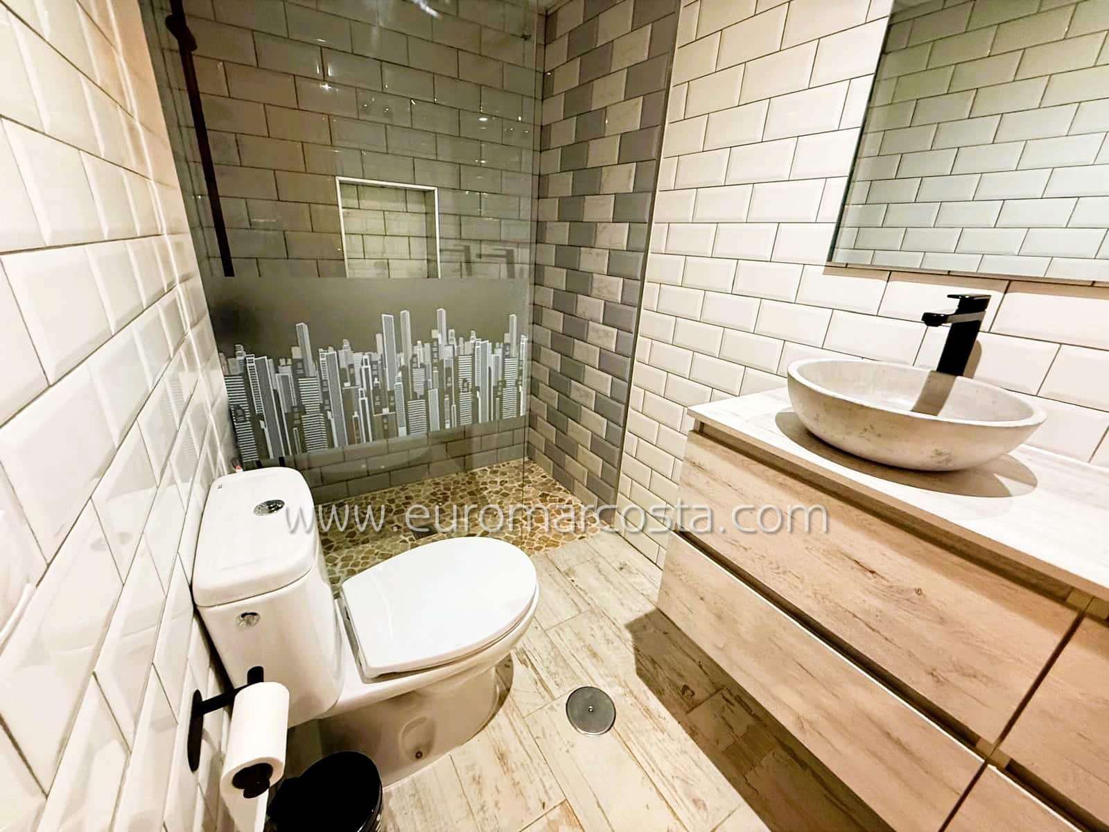 4 soveværelse Lejlighed til salg i Guardamar del Segura med swimmingpool garage - € 250.000 (Ref: 9331295)