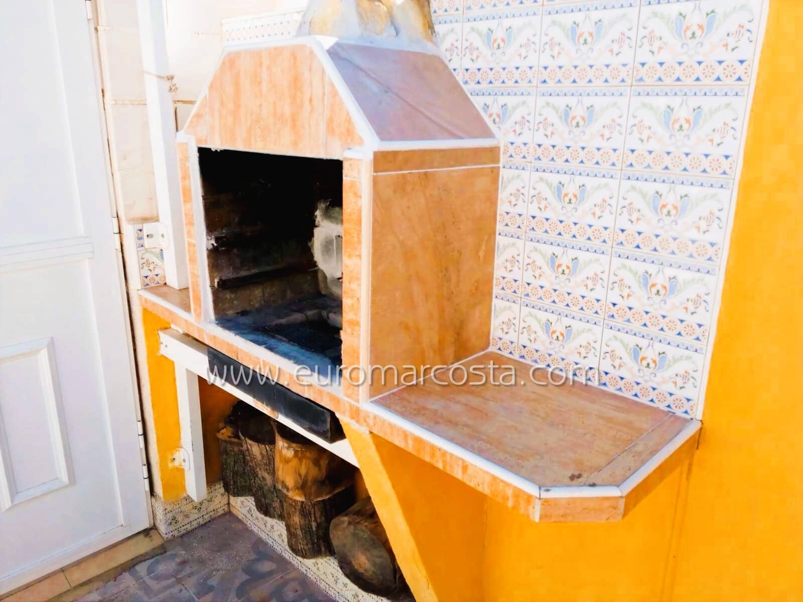 3 bedroom Villa for sale in Torrevieja with pool - € 269,000 (Ref: 9335604)