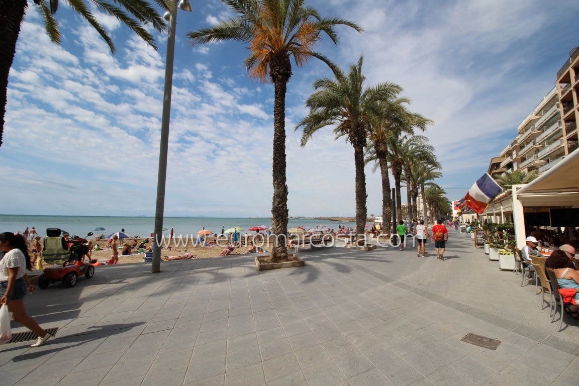 3 sovrum Villa till salu i Torrevieja med pool - 269 000 € (Ref: 9335604)