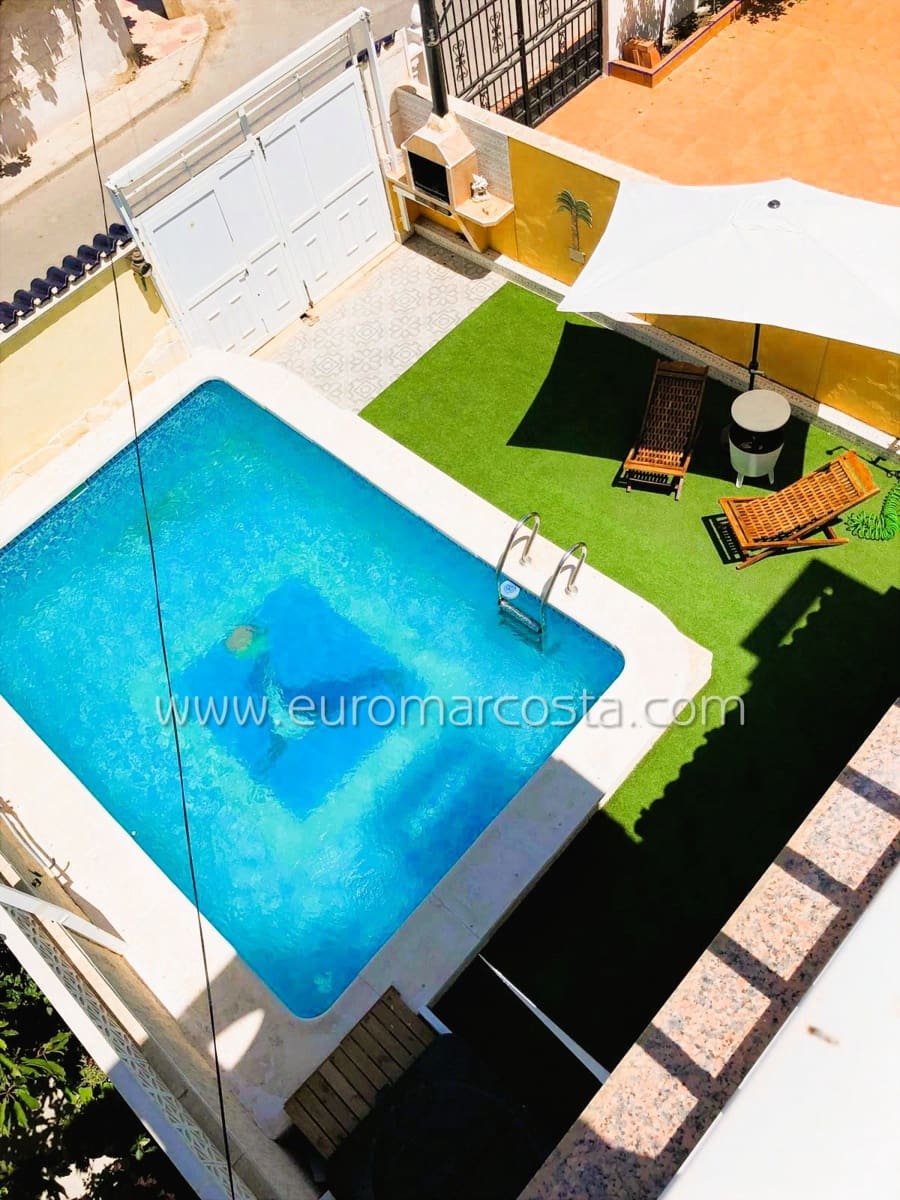 3 sovrum Villa till salu i Torrevieja med pool - 269 000 € (Ref: 9335604)