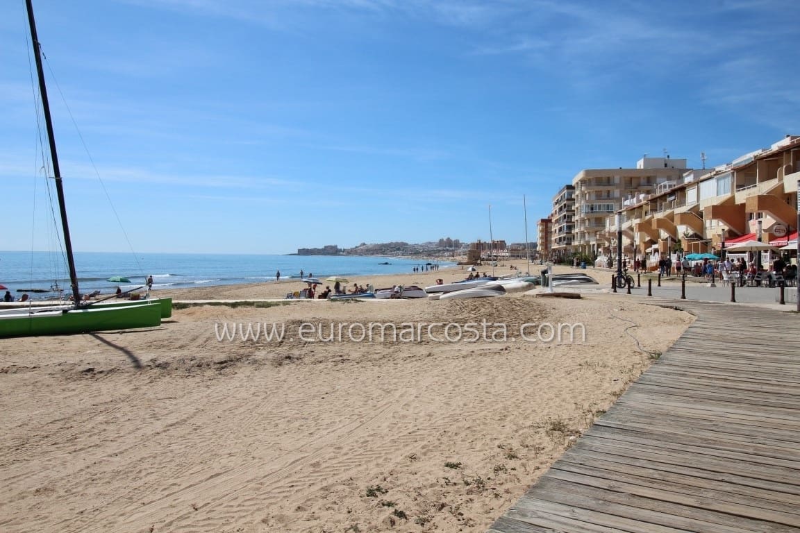 Studio à vendre à La Mata avec piscine - 97 600 € (Ref: 9343606)