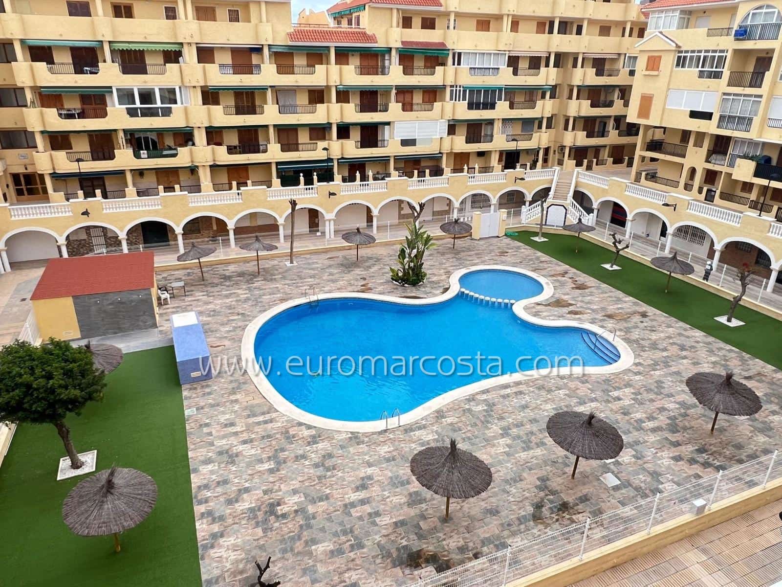 Yksiö myytävänä paikassa La Mata mukana uima-altaan - 139 500 € (Ref: 9344074)