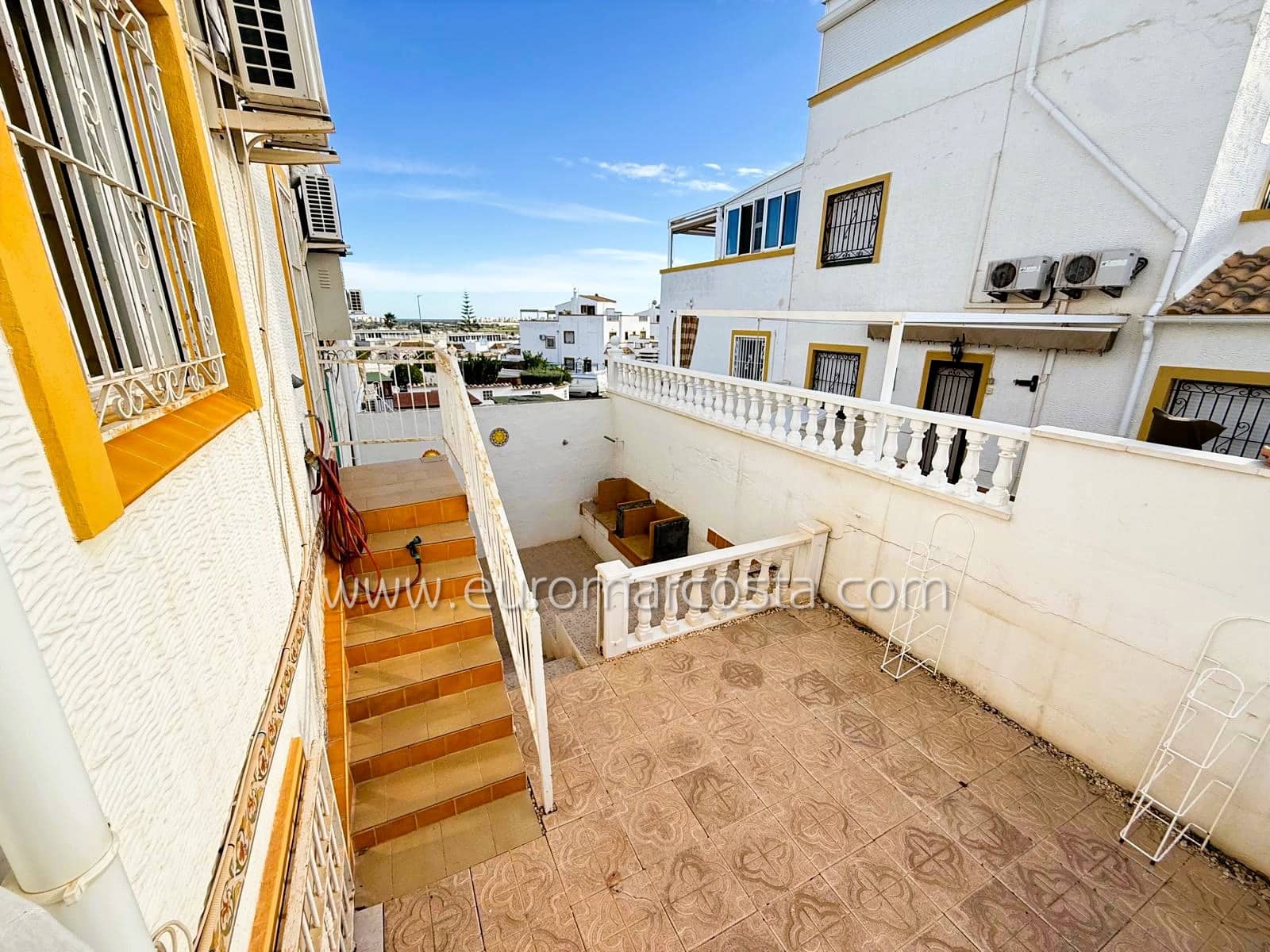 4 slaapkamer Rijtjeshuis te koop in San Fulgencio met zwembad - € 230.000 (Ref: 9388464)