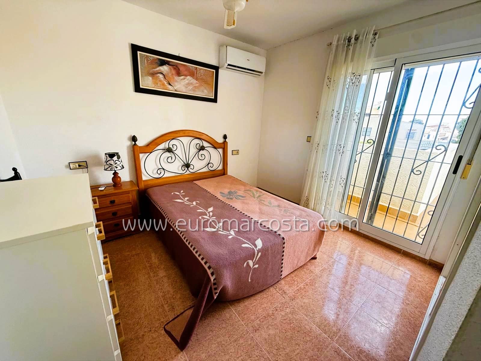 4 slaapkamer Rijtjeshuis te koop in San Fulgencio met zwembad - € 230.000 (Ref: 9388464)