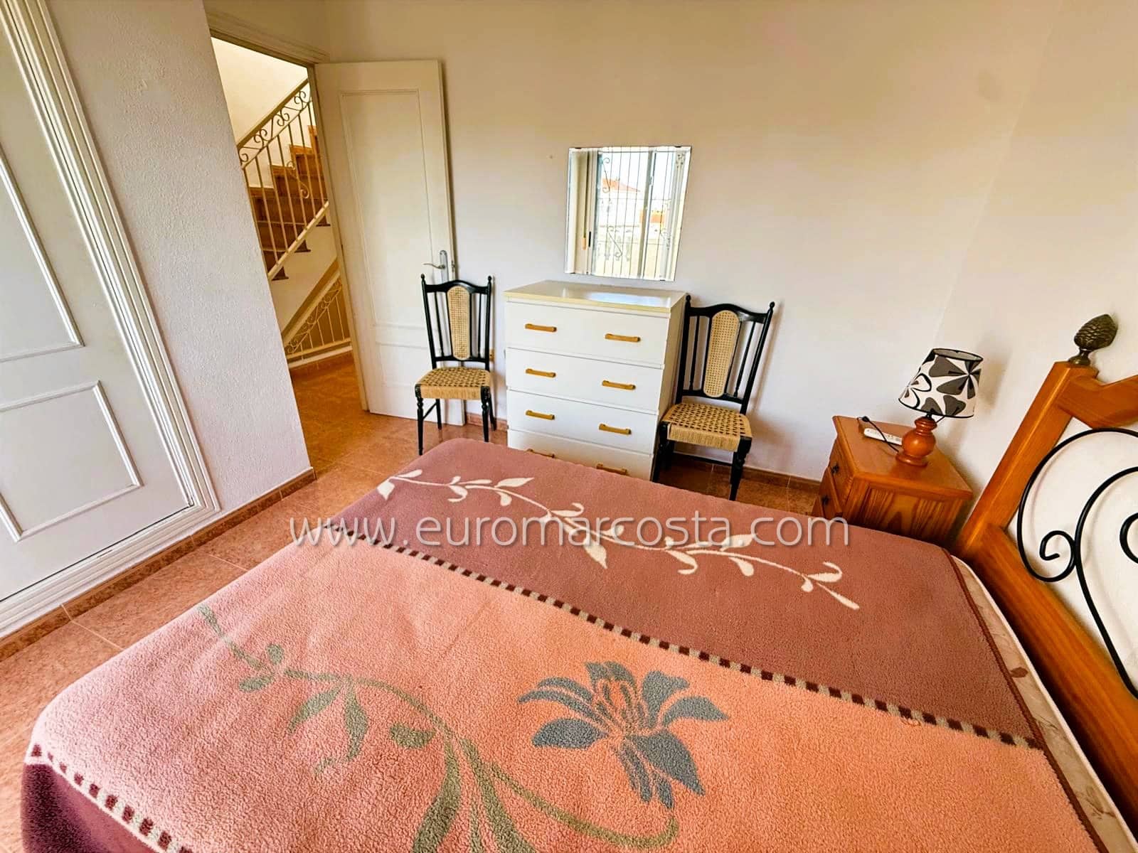 4 slaapkamer Rijtjeshuis te koop in San Fulgencio met zwembad - € 230.000 (Ref: 9388464)