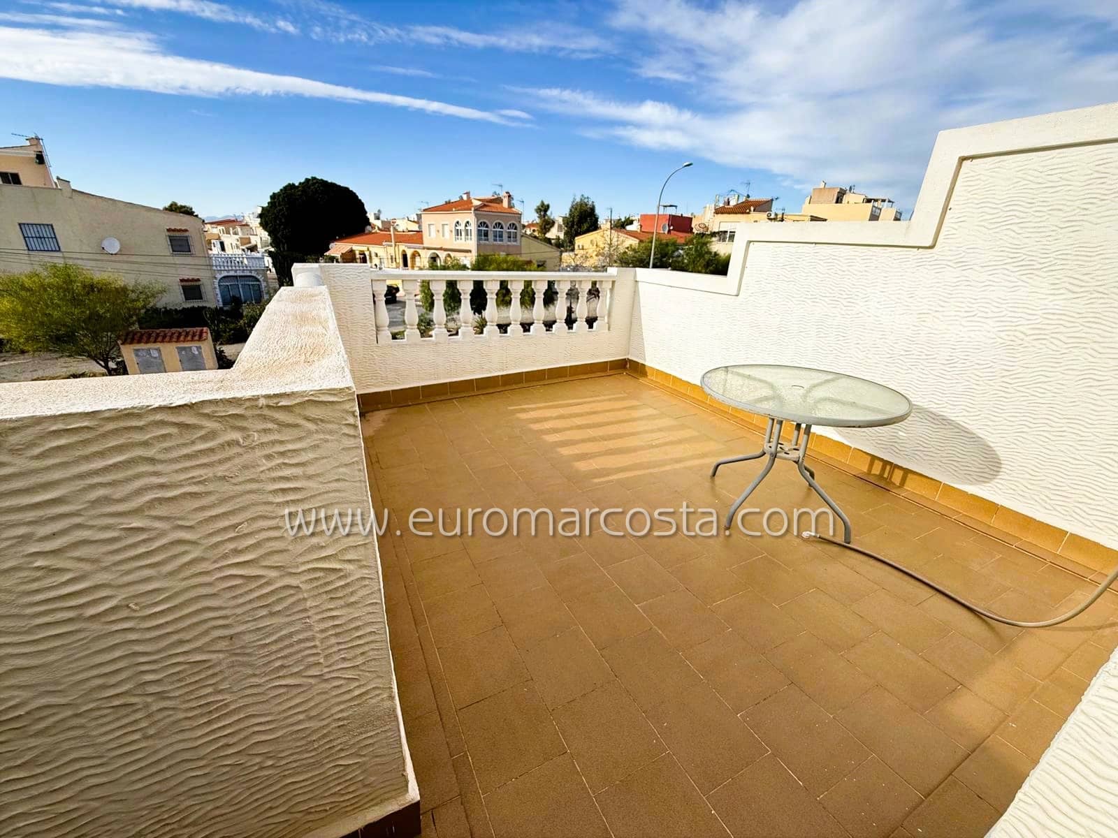 4 slaapkamer Rijtjeshuis te koop in San Fulgencio met zwembad - € 230.000 (Ref: 9388464)