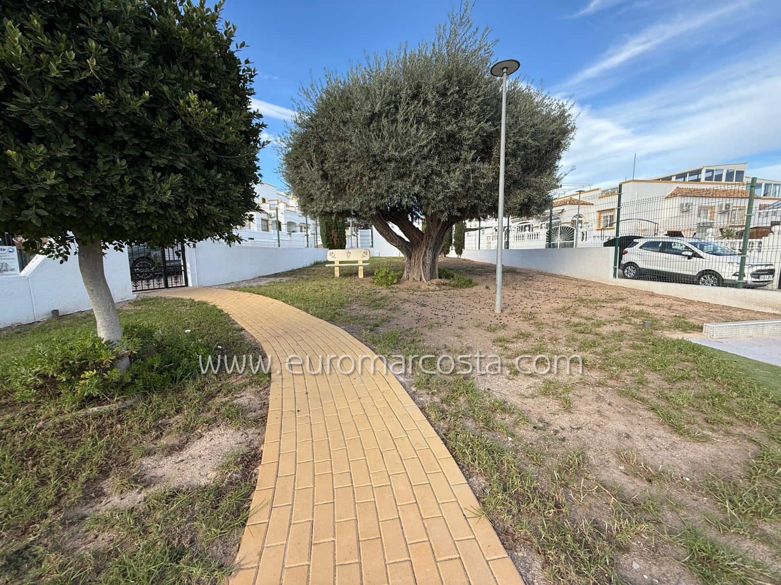 4 slaapkamer Rijtjeshuis te koop in San Fulgencio met zwembad - € 230.000 (Ref: 9388464)