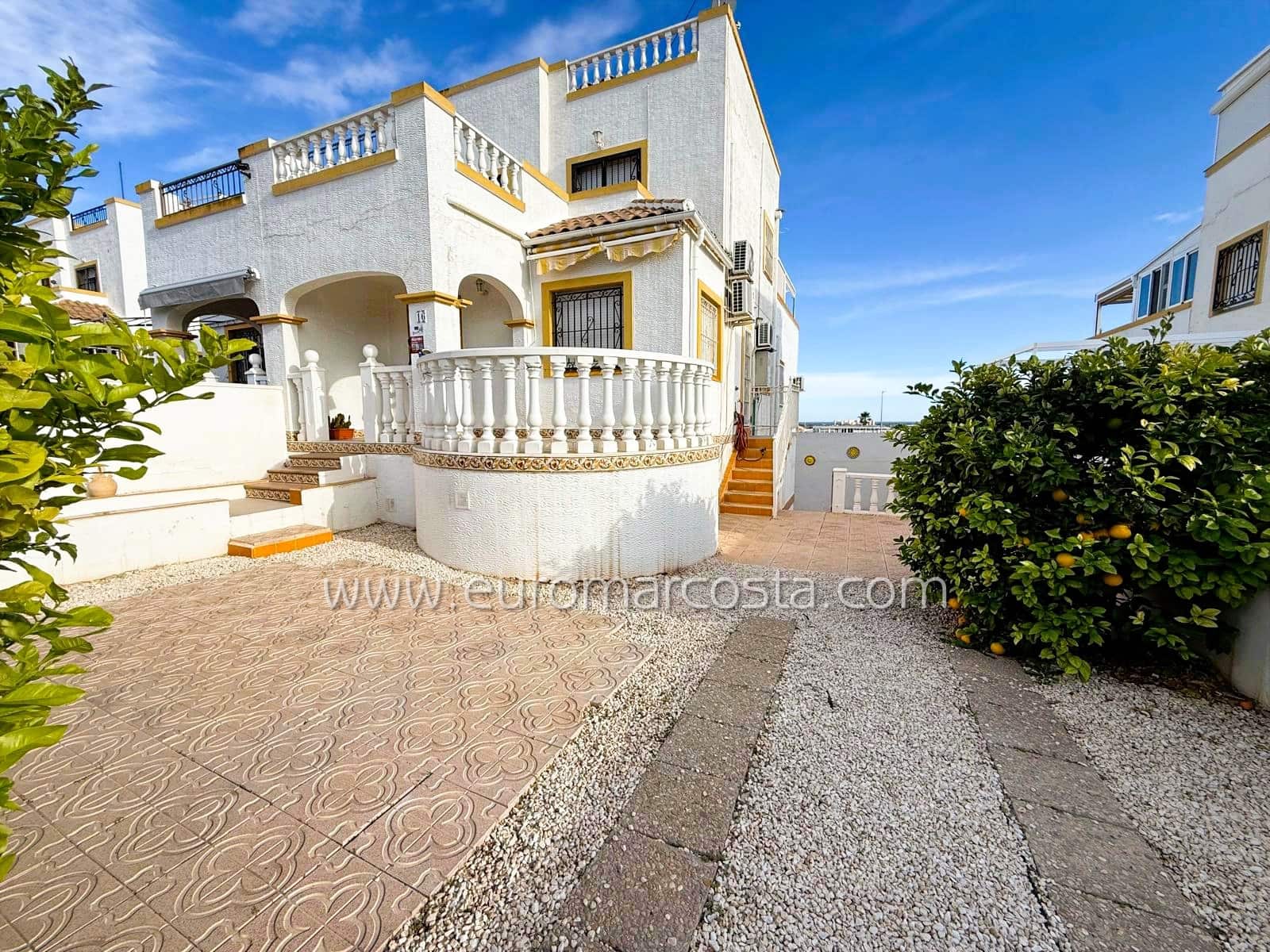 4 slaapkamer Rijtjeshuis te koop in San Fulgencio met zwembad - € 230.000 (Ref: 9388464)