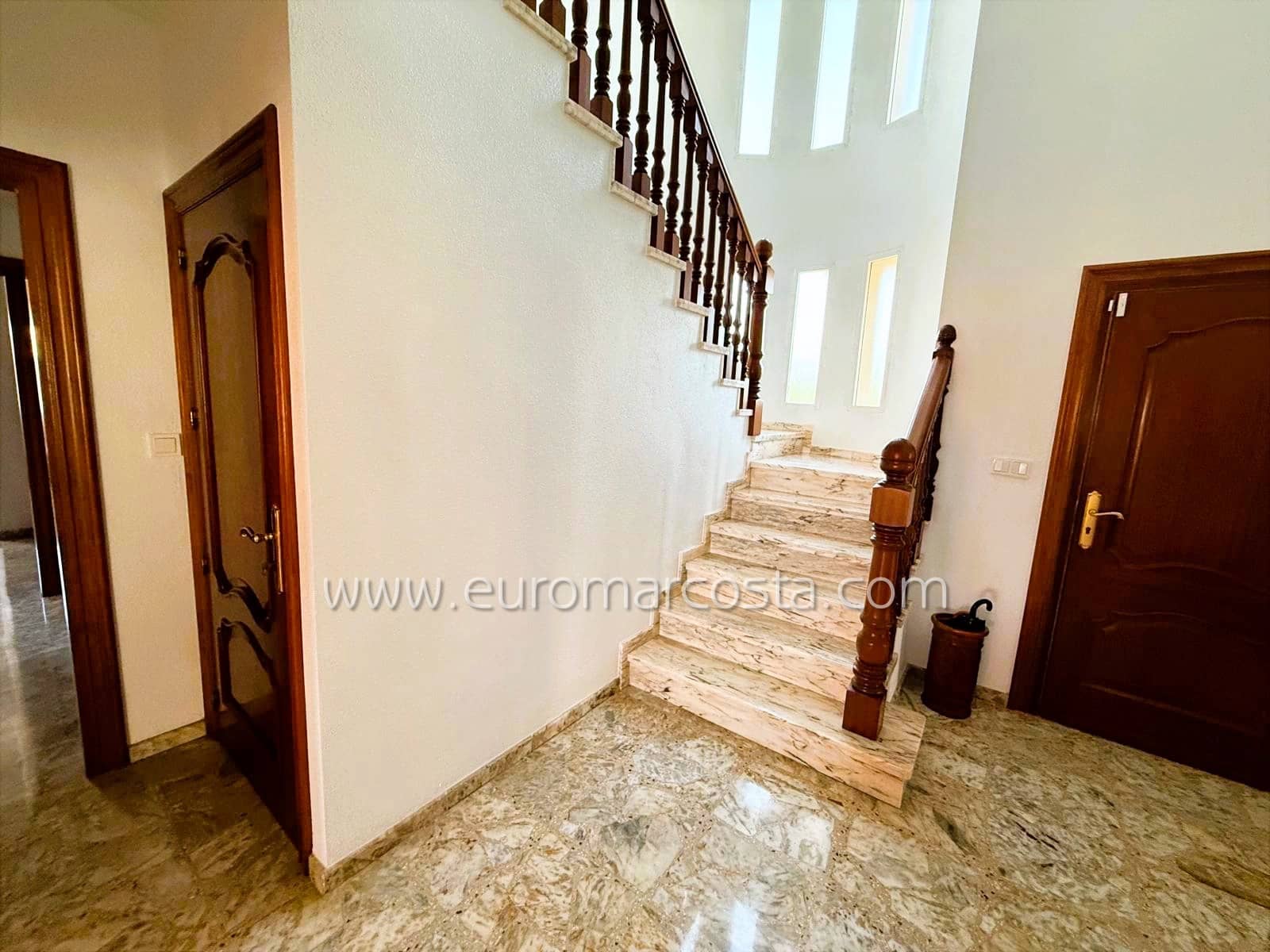 7 soverom Villa til salgs i Santa Pola med svømmebasseng garasje - € 1 480 000 (Ref: 9394260)