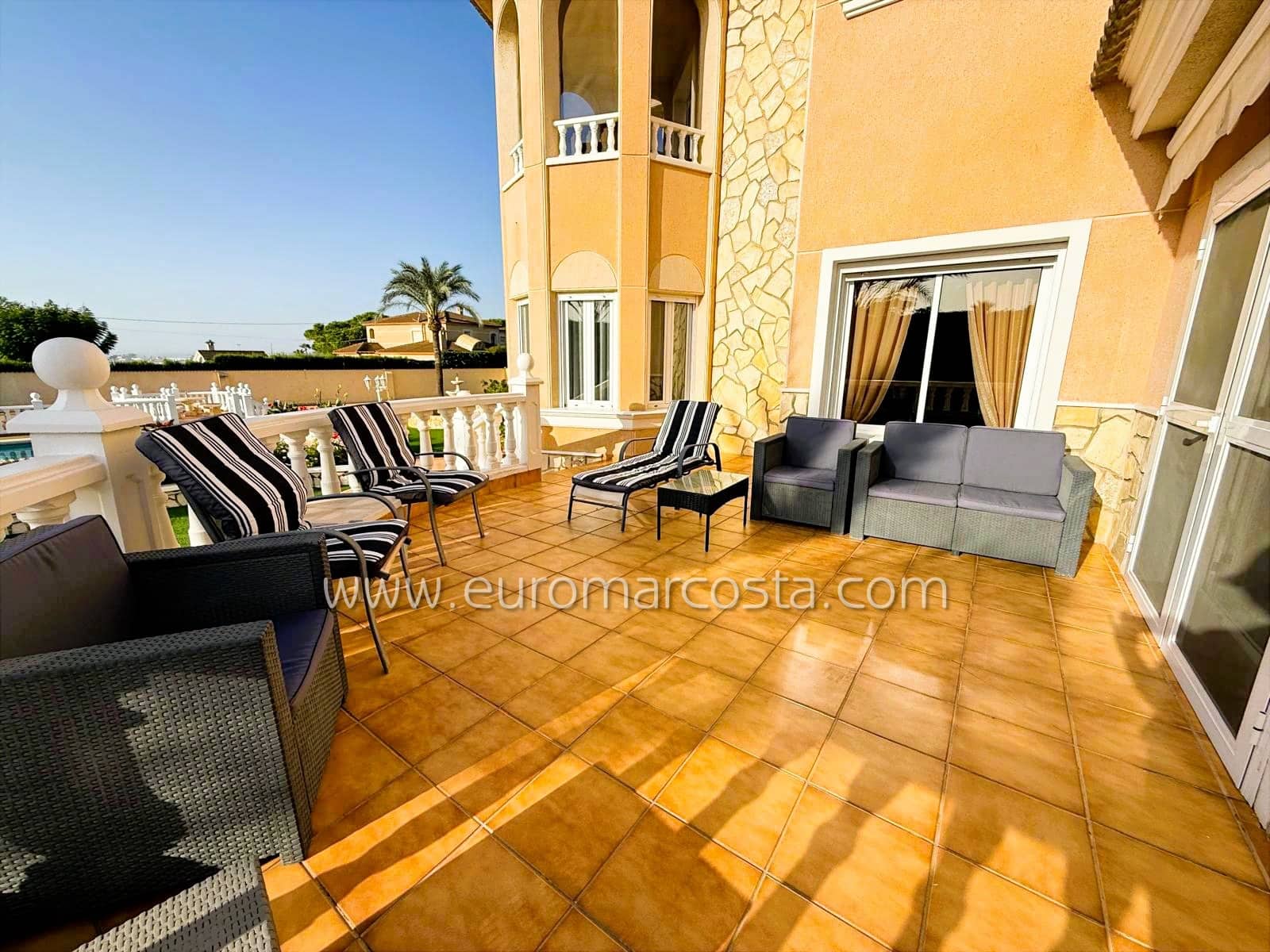 7 soverom Villa til salgs i Santa Pola med svømmebasseng garasje - € 1 480 000 (Ref: 9394260)