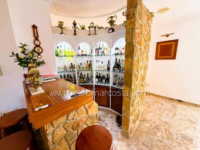 7 soverom Villa til salgs i Santa Pola med svømmebasseng garasje - € 1 480 000 (Ref: 9394260)