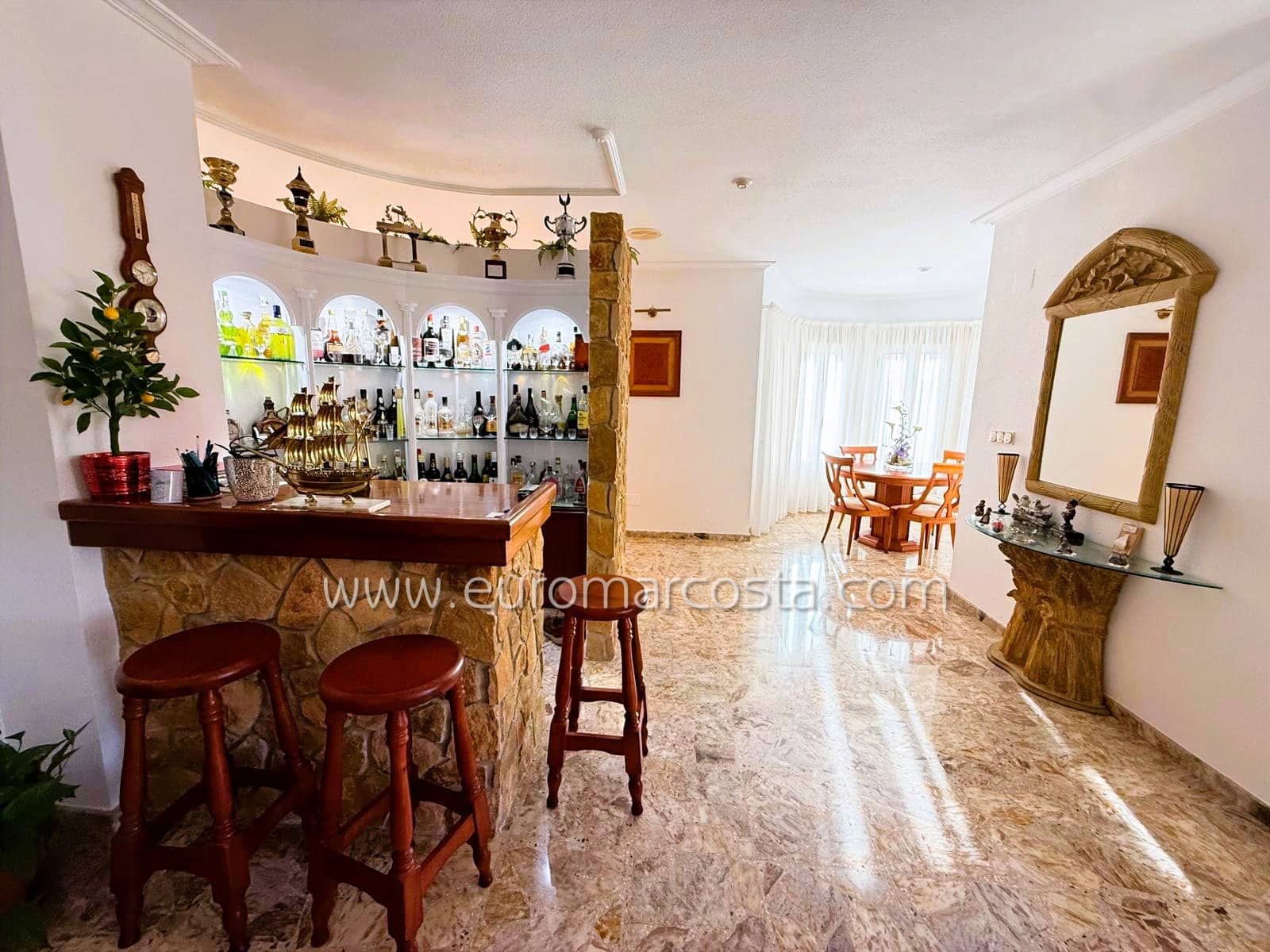 7 bedroom Villa for sale in Santa Pola with pool garage - € 1,480,000 (Ref: 9394260)