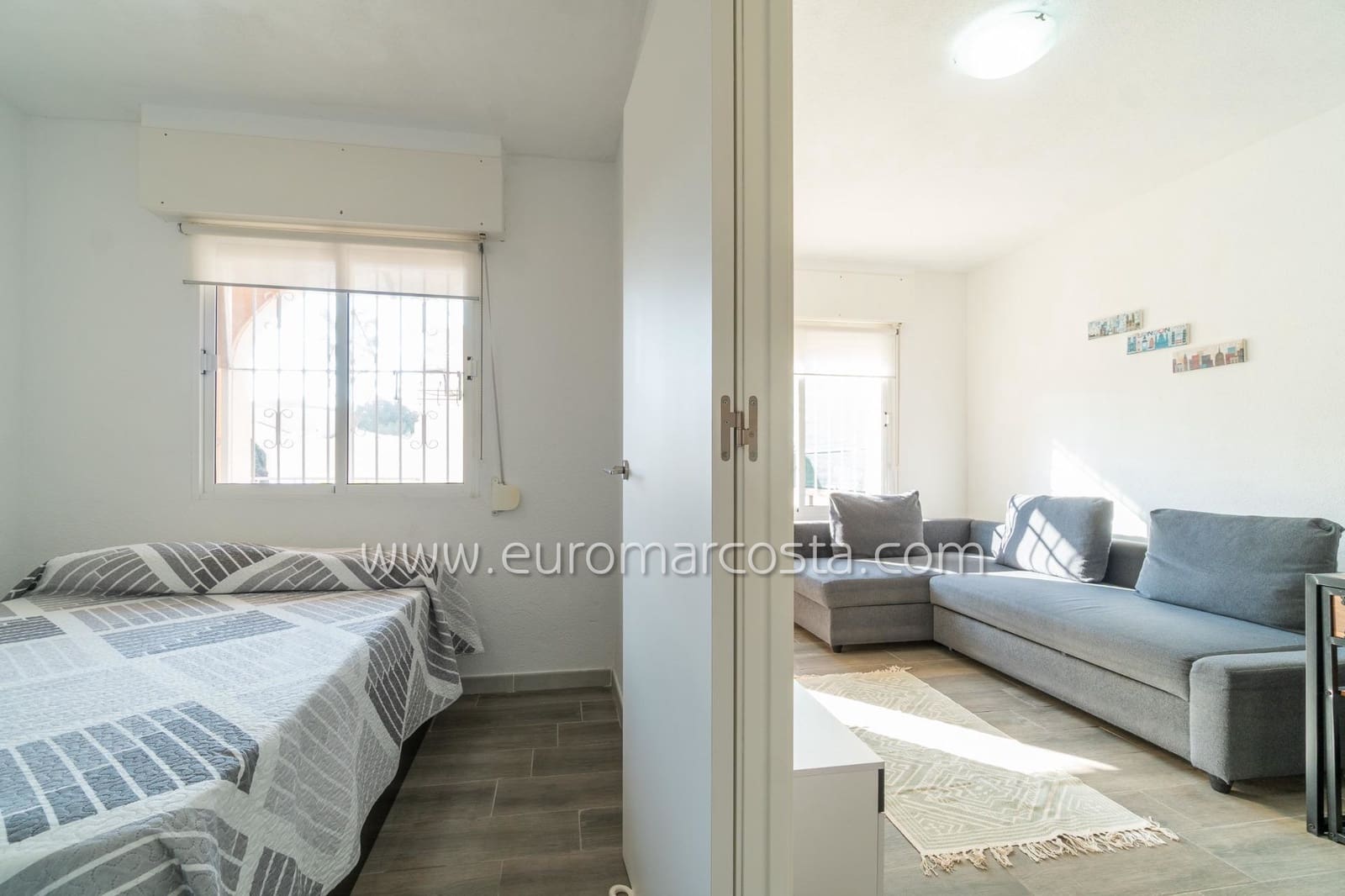 1 makuuhuone Bungalow myytävänä paikassa Torrevieja mukana uima-altaan - 109 000 € (Ref: 9400259)